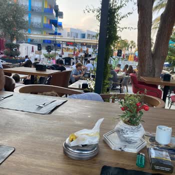 Kilikya Hotel Yemek Saati Otel Sahipleri