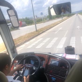 Isparta Petrol Turizm Şoför Telefon Oynaması