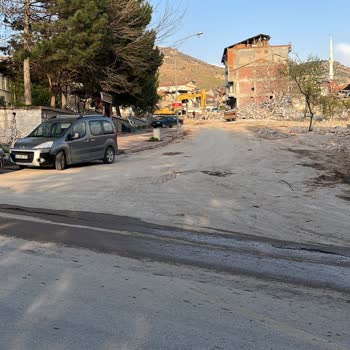 Çevre, Şehircilik Ve İklim Değişikliği Bakanlığı İzinsiz Yapılan Lokanta Bacası Ve Evi Duman Basması