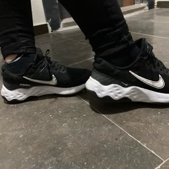 Nike Mağaza Çalışanları Tarafından Mağdur Edildim Aldığım Ayakkabı Esnemedi