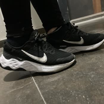 Nike Mağaza Çalışanları Tarafından Mağdur Edildim Aldığım Ayakkabı Esnemedi