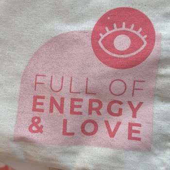 İşte Çanta Çanta Renginden Dolayı Müşteri Memnuniyetsizliği