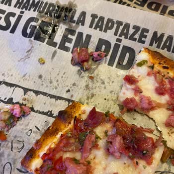 Pidem Restaurant Çiğ Kuşbaşılı Pide