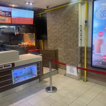 Burger King Tuvalet Arızası- Hijyen- Personel Memnuniyetsizliği