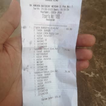 Burger King Tuvalet Arızası- Hijyen- Personel Memnuniyetsizliği