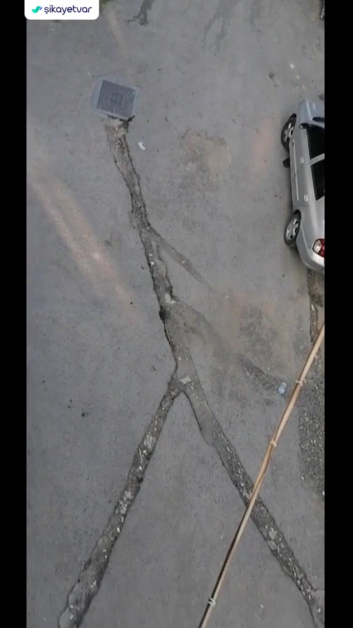 İzmir Büyükşehir Belediyesi Yapılan Çalışma Sonucu Yolun Delik Deşik Bırakılması videonun kapak resmi