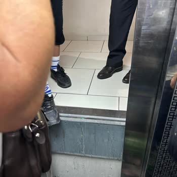 Nekas Asansör Katlar Arasında Kaldık