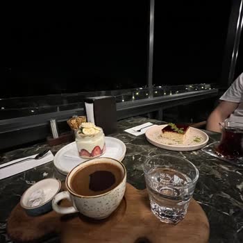 Tuva Çamlıca Kafe Müşteri Seçmek, Yemediğim Tatlının Paket Yapılması İçin Ücret Talebi.