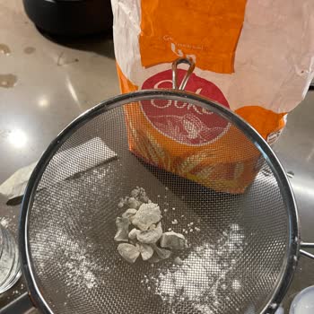 Söke Un İçinden Taşlar Çıktı