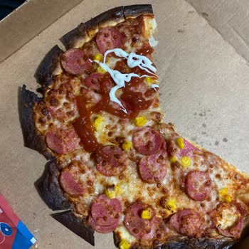 Domino's Pizza Yanmış Pizzayı 1 Saat Bekledik