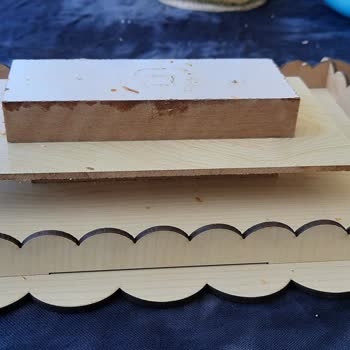 Saray Kayısı Görsellerle İnsanları Yanıltıyor