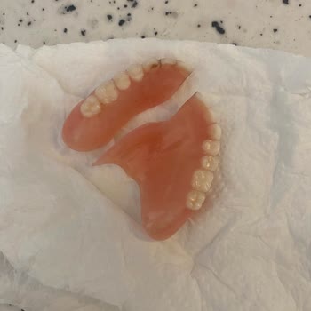 Mesam Ağız Ve Diş Sağlığı Polikliniği Parasını Fazlasıyla Verdiğimiz Halde Hizmet Alamıyoruz!