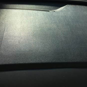 Kia Ön Konsol Hava Yastığı Çizik Şekilde Açılma Var