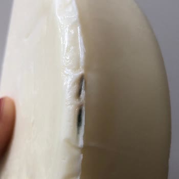 Ülker İçim Taze Kaşar Ürününde Küf