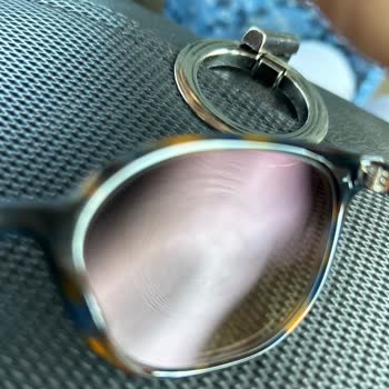 Bursa Sur Yapı Sunglass Hut Şubesi Sağlam Camı Kocaman Çizdi