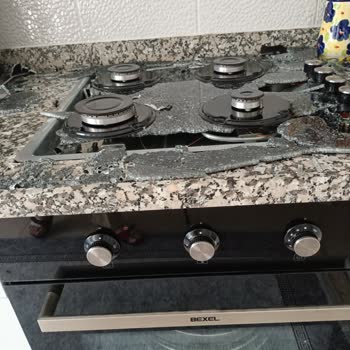 Patlayan Bexel Marka Ankastre Ocak