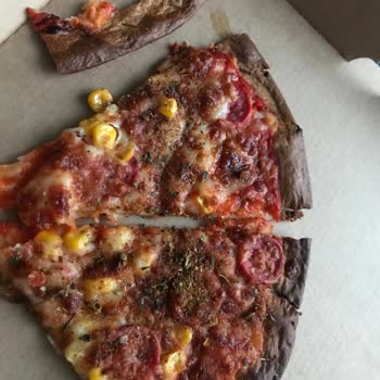 PizzaLazza Yanık Ve Salçalı Pizza