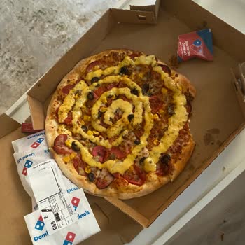 Domino's Pizza Ürün Koparılmış Şekilde Geldi