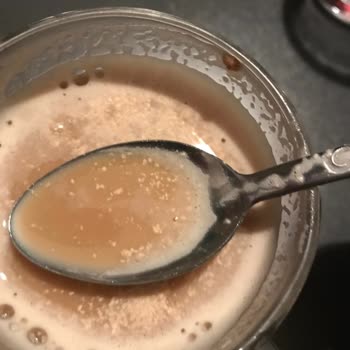 Starbucks' Cafe Latte Fails to Impress