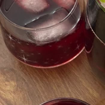 Cappy Vişne Suyu 1lt. Şeffaf Plastik Şişe