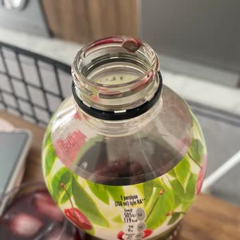 Cappy Vişne Suyu 1lt. Şeffaf Plastik Şişe