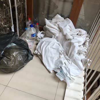 Temple Group Hotels Böcekli Yemekler Var