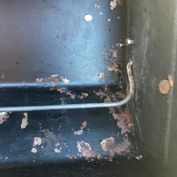 Guruss Barbekü Guruss Mangal Paslanıp Dökülüyor