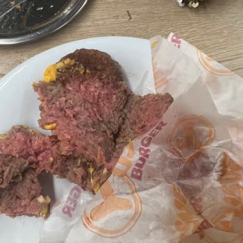 Köfteci Yusuf'un Çiğ Et Göndermesi