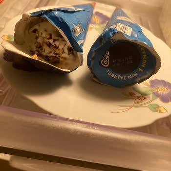 Migros İçerisinde Dondurma Olan Geç Teslimat