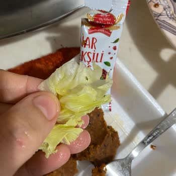 Adıyamanlı Çiğ Köfteci Erkan Usta Hijyen Sıfır Yeşillikler İçi Böcekli