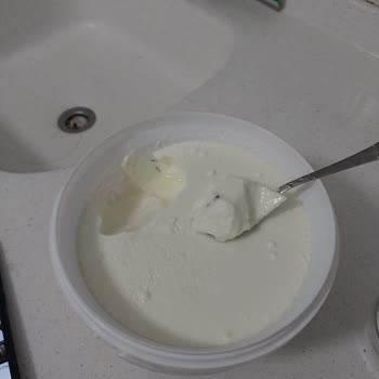 Üretici Süt ve Süt Ürünleri Yoğurtta Siyah Kufe Benzer Bir Şey Var