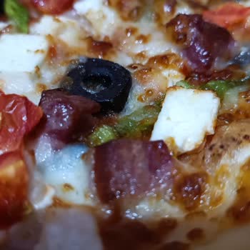 Çıplak Elle Domino's Pizza Lezzeti