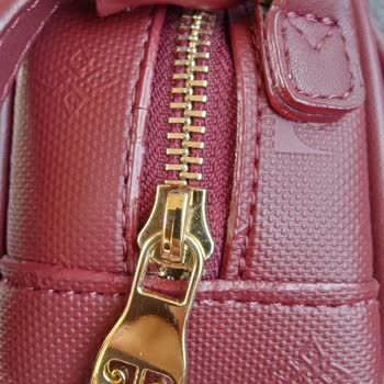 Pierre Cardin Giyim Çantada Çatlak Ve Kararma
