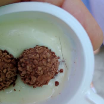 Kinder Yumurtada Saç Kılı Cıktı