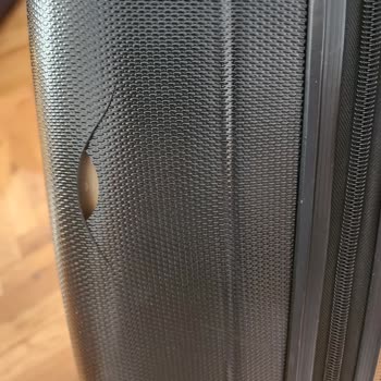 THY Valiz AÇILMIŞ, İÇİ Karıştırılmış Ve Kırılmış