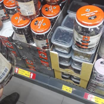 BİM De Küflü Zeytin Ve Genel Olarak Eski Ürünler Satılıyor.