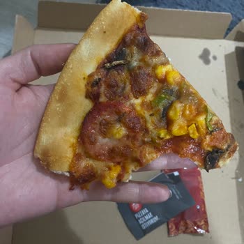 Pizza Hut Bornova Ata Durağı