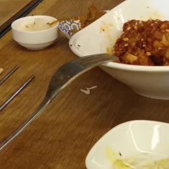 Sopung Kore Restoranı Başakşehir Hijyensizlik Ve Sinekler.