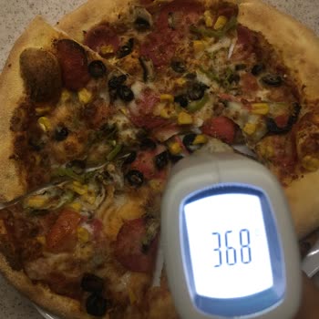 Domino's Pizza Sipariş Teslimi 1.5 Saat + Soğuk