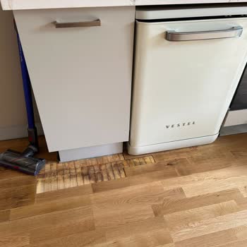 Vestel Bulaşık Makinesi Hatalı Bağlama, Parkeler Mahvoldu!