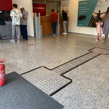 Akbank Personel Yetersizliği Ve Saatlerce Beklememiz