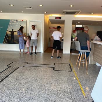 Akbank Personel Yetersizliği Ve Saatlerce Beklememiz