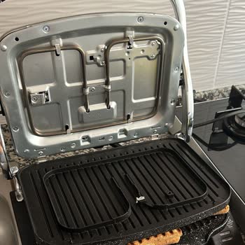 Korkmaz Mutfak Eşyaları Tost Makinesi Izgara Düştü