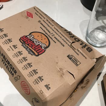 Burger Yiyelim Çiğ Ve Özensiz Paket!