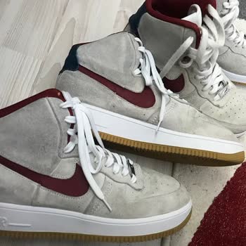 Bay Dakik Lostra Ayakkabıları Temizlemeye Bıraktım Giyilemeyecek Durumda Teslim Ettiler