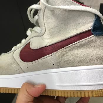 Bay Dakik Lostra Ayakkabıları Temizlemeye Bıraktım Giyilemeyecek Durumda Teslim Ettiler