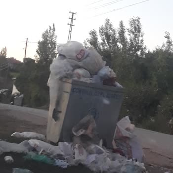 Sungurlu Belediyesi Aşağıfındıklı Da Çöp Sorunu