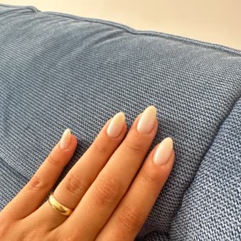 Niz Nail Lounge Kötü İşçilik İlgisiz Davranış