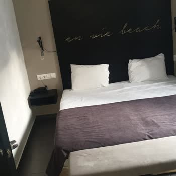 Etstur Otel Fotoğraflardaki Gibi Değil