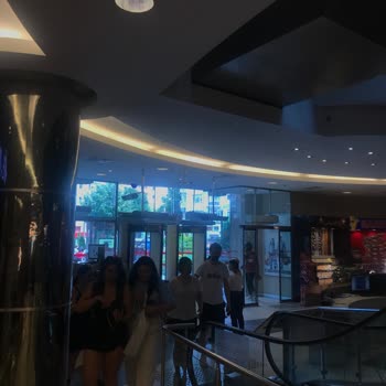 Kanatlı Avm İnsan İçinde Rencide Etme